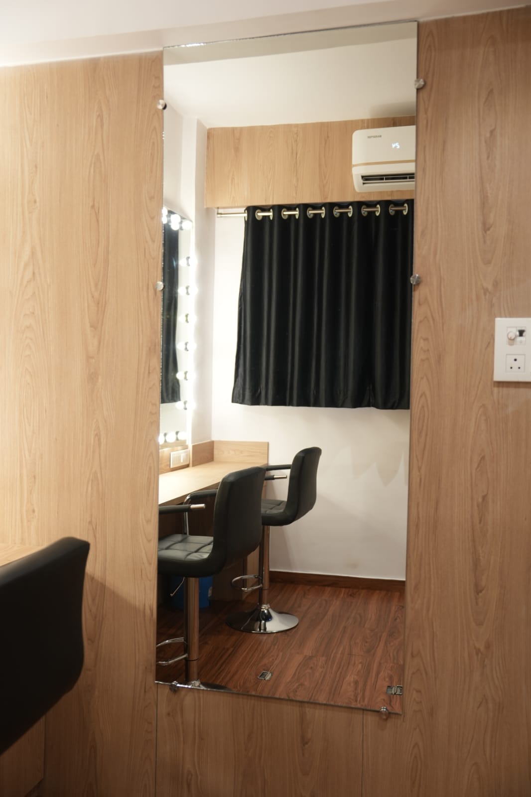 Studio Image 9